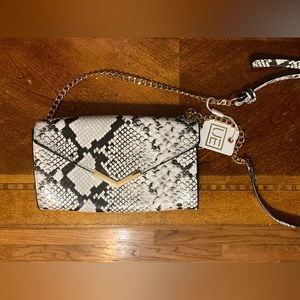 Urban Expressions Hester Snake Skin Vegan Leather Crossbody Bag Women’s NWT